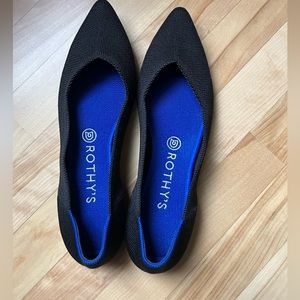 Rothys the point black